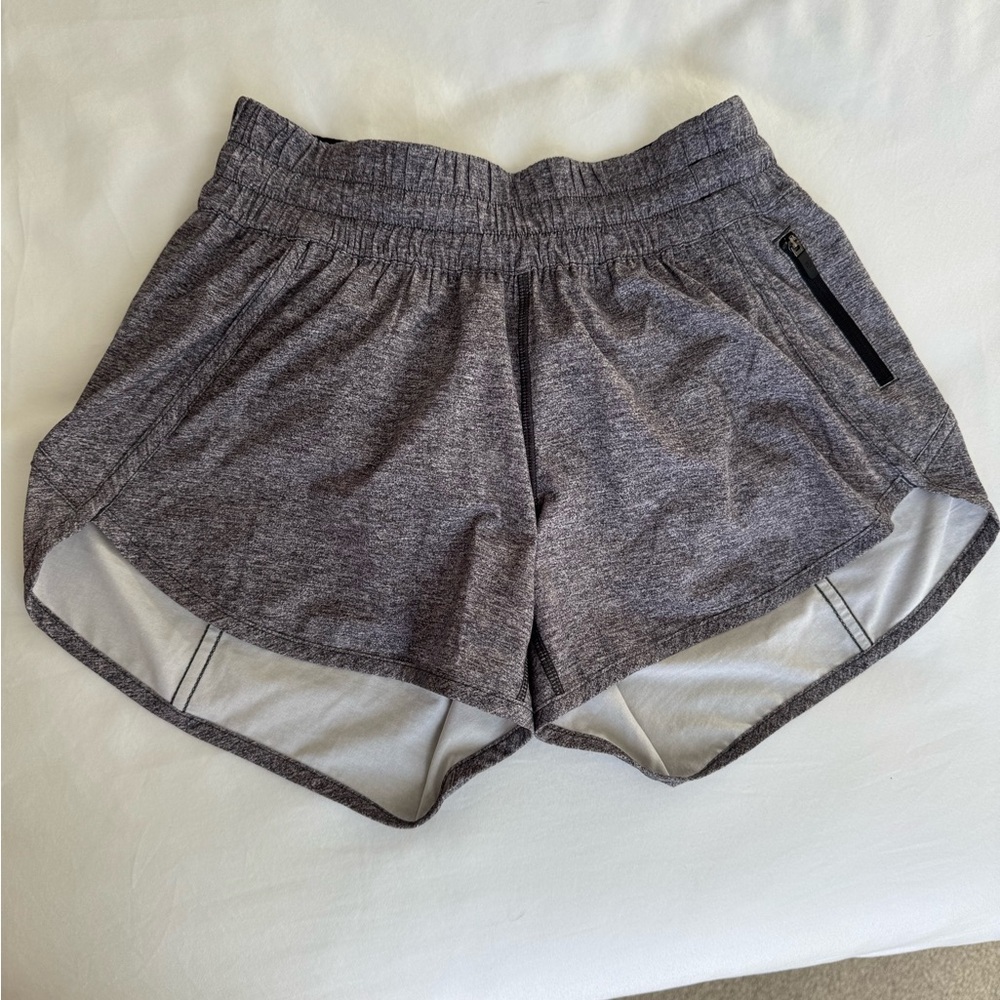 Lululemon Tracker Low Rise Shorts 4 in lined